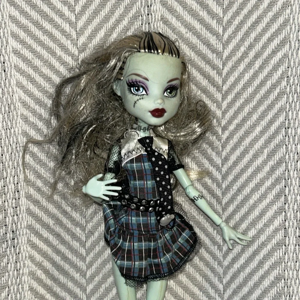 Monster High First Wave Frankie Stein Doll With Purse & Pet‎ With Clothes D4